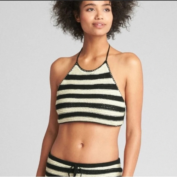 Gap Crochet Black & White Stripe Halter  Crop Top - Picture 1 of 10